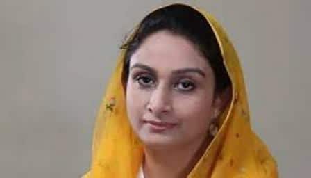 Union Food Processing Minister Harsimrat Kaur Badal Quits; Narendra Singh Tomar takes additional charge