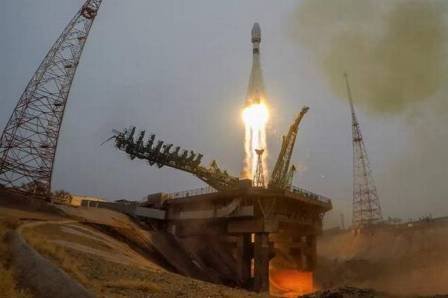 Russia Launches 38 Satellites From 18 Countries Into Space on Soyuz Rocket