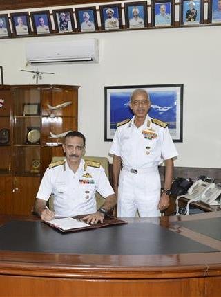 Vice Admiral Ravneet Singh Takes Charge as Deputy Chief of Naval Staff