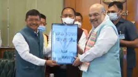 Centre signs tripartite 'Karbi Anglong' peace accord in Assam